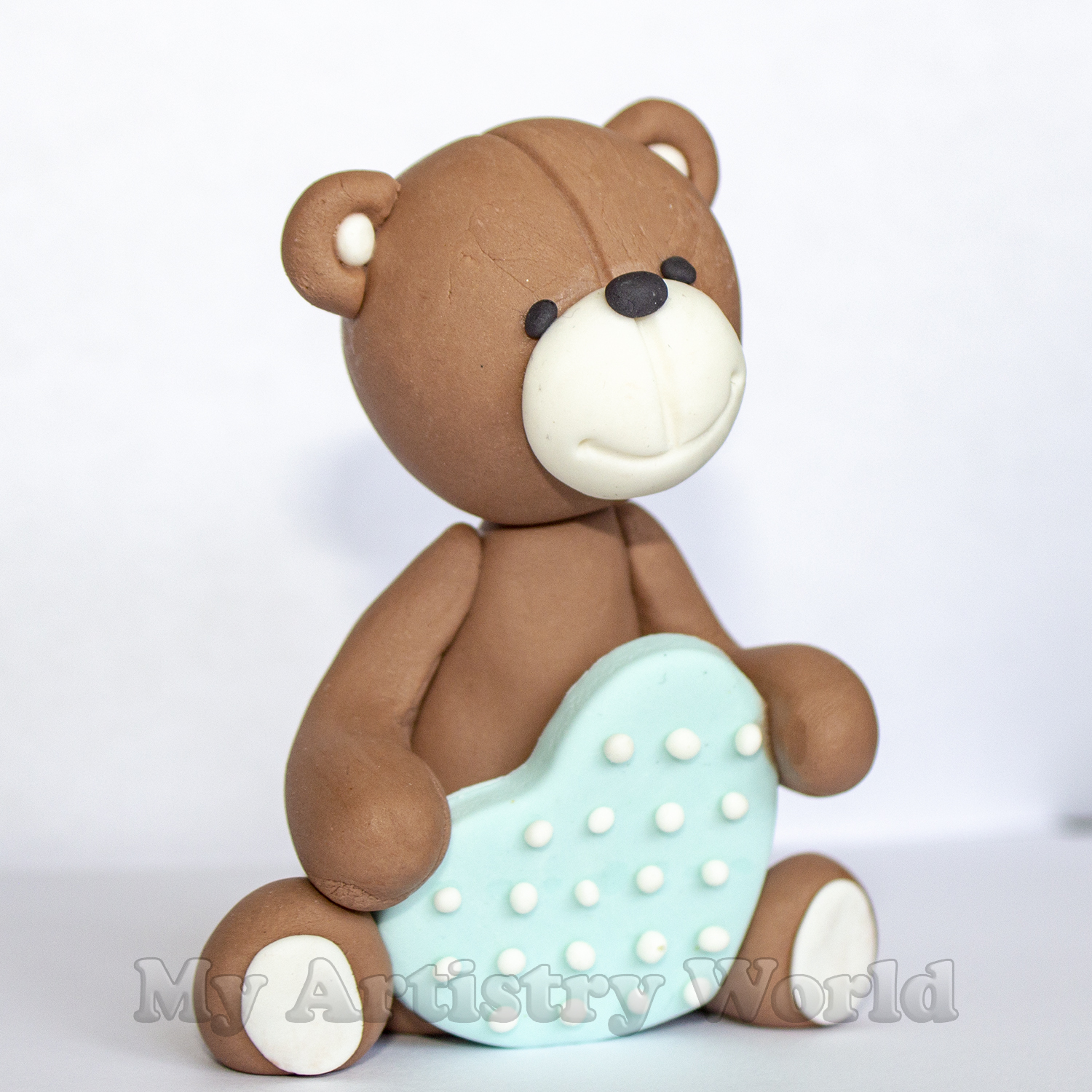 Bear holding Heart cake topper - My Artistry World