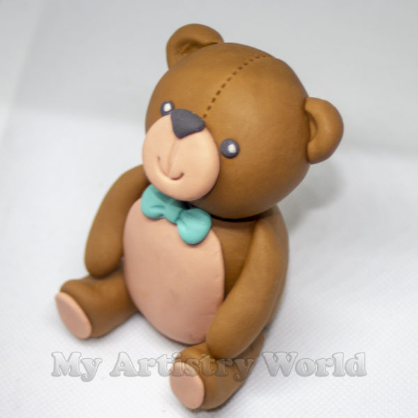 Bear cake topper